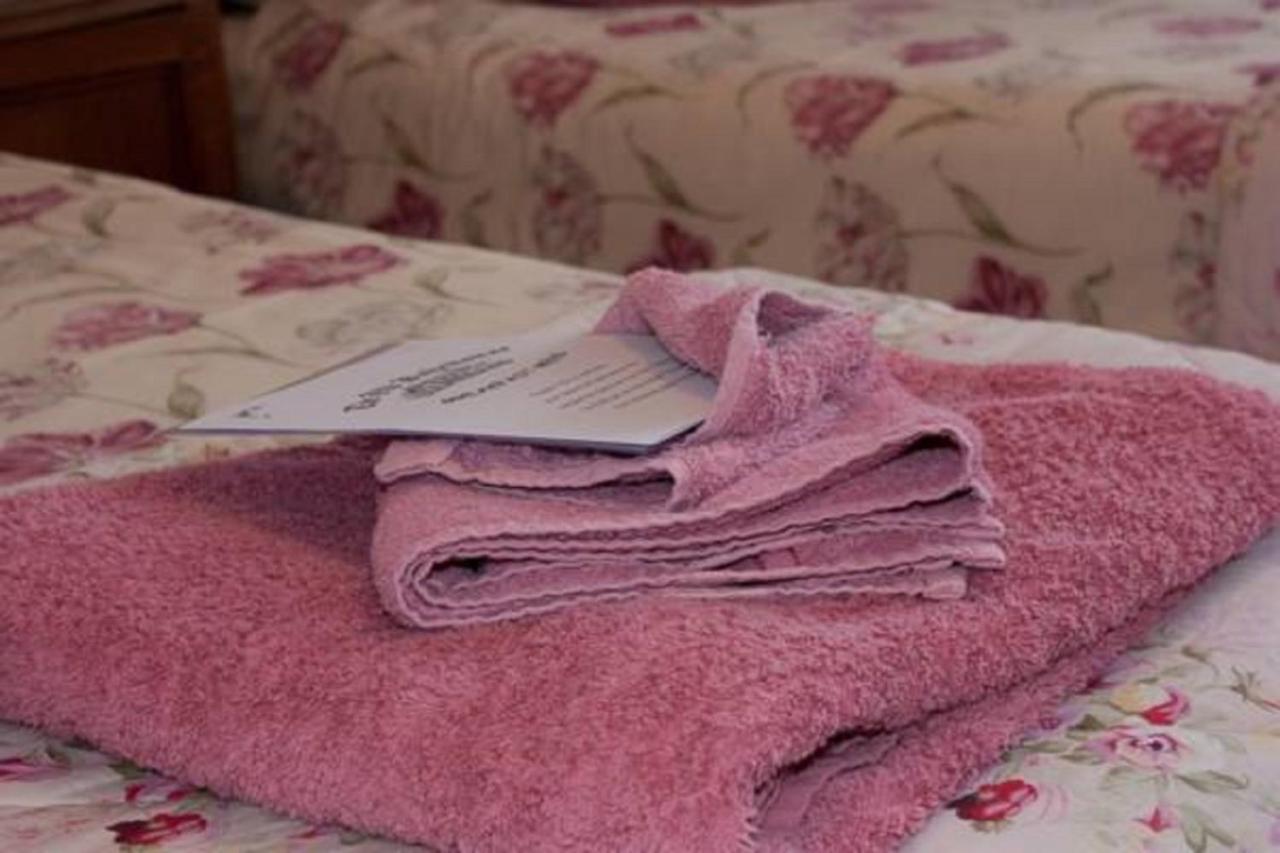 The Old Bakehouse Bed and Breakfast Colyton Habitación foto